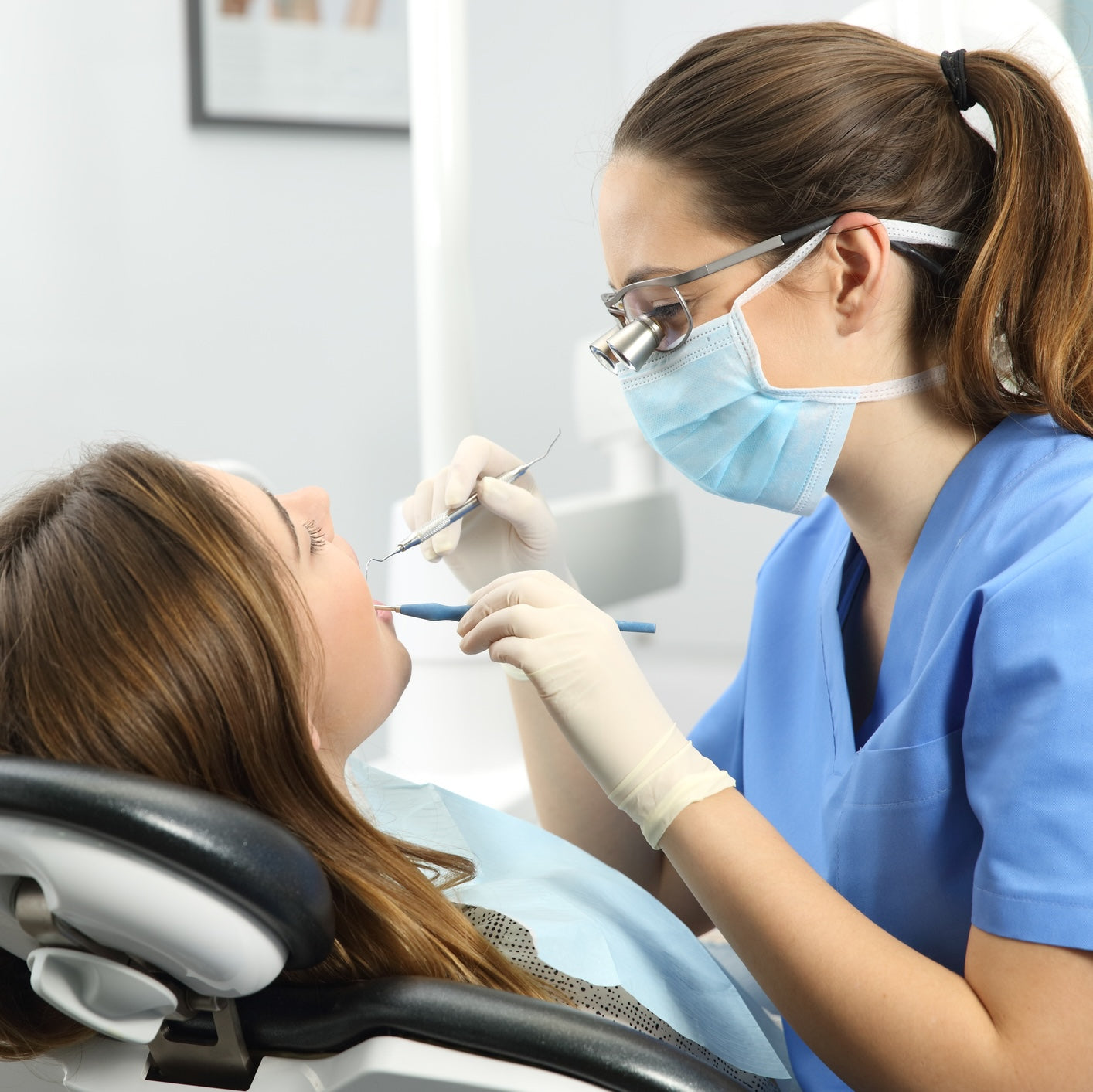 Comment les médicaments peuvent influencer la santé dentaire – Cabinet dentaire du Dr Meryam Mamouni à Rabat